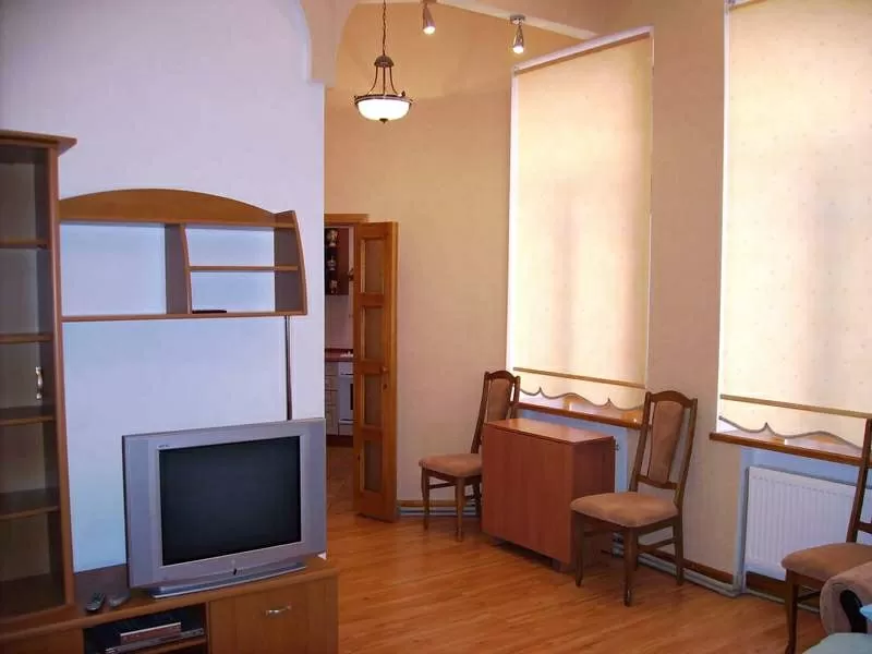 Центр,  пл. Луначарского,  1-комнатная квартира 3