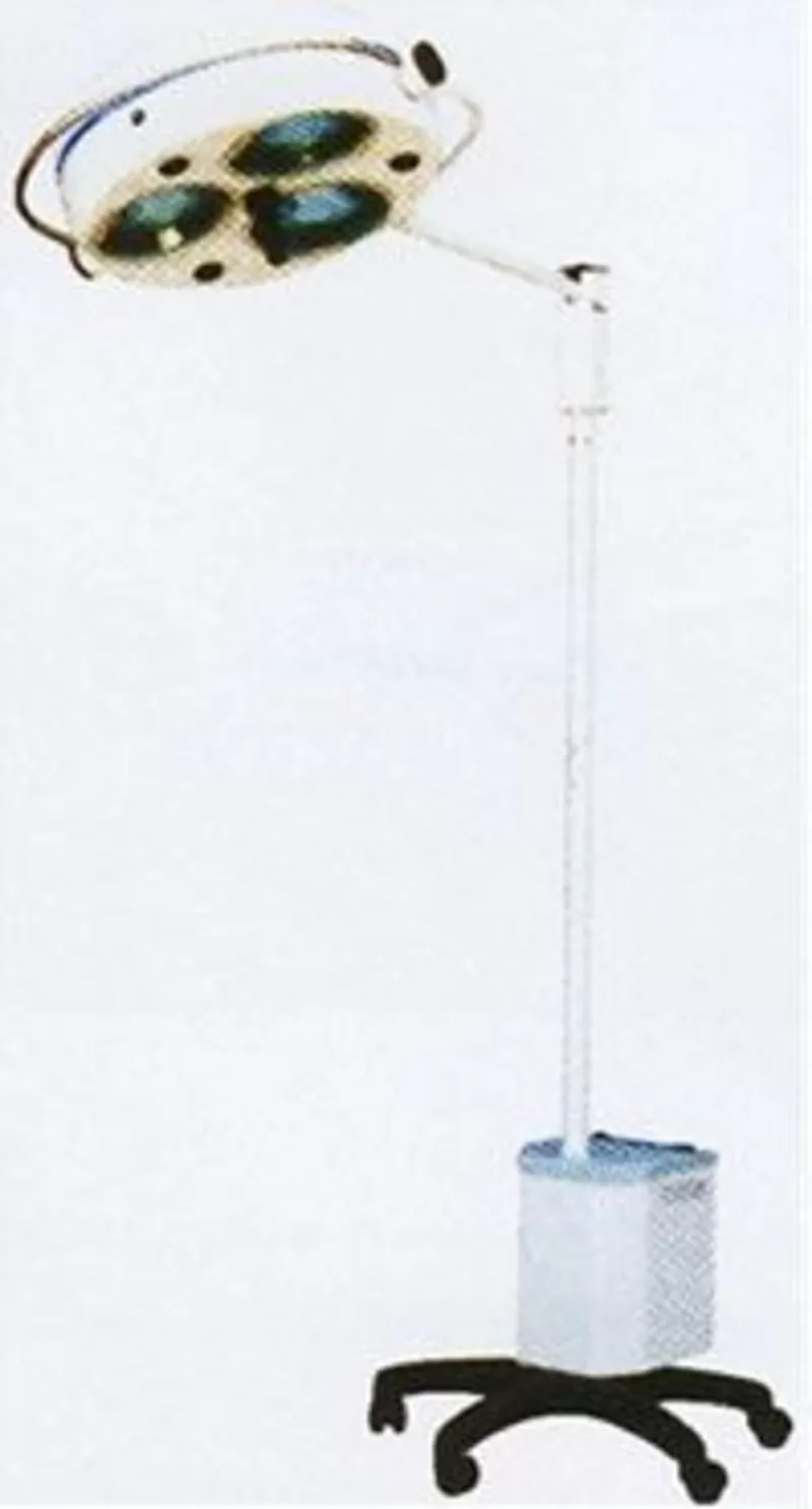 Светильник операционный бестеневой L2000-3E трехрефлекторні