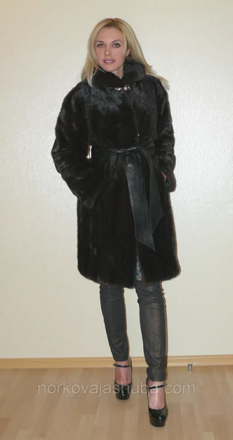 Шикарная модная норковая шуба из новой коллекции 2014,  размер 44 46,  М