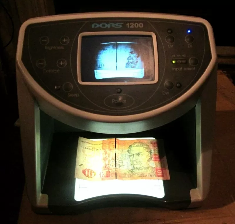 Универсальный детектор банкнот DORS 1200