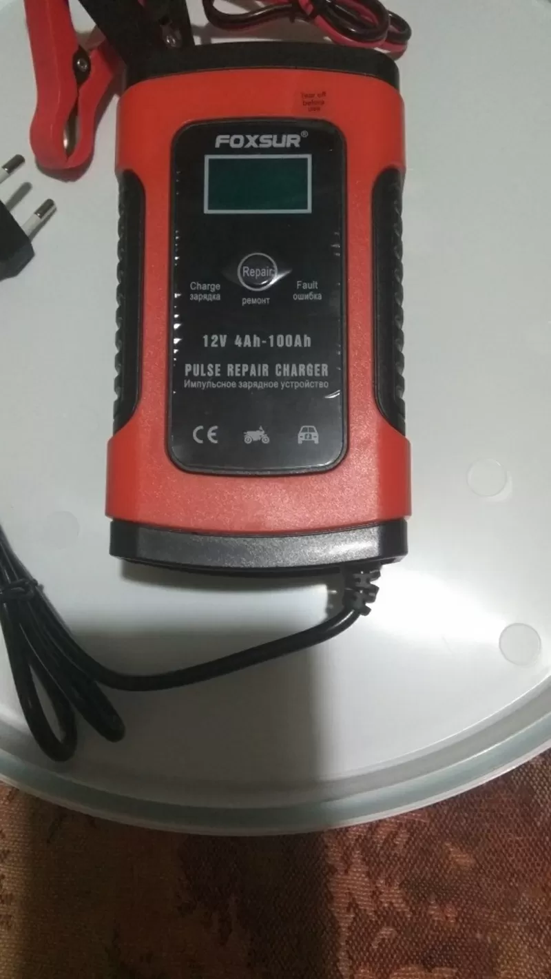 Продам умное зарядное устройство для аккумуляторов FOXSUR 4-100 Ah 2
