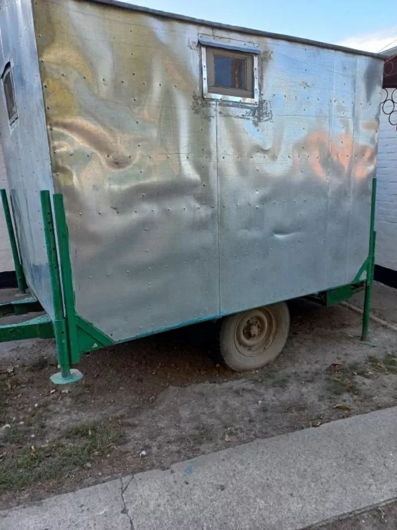 Будинок на колесах для кочівлі пасічника