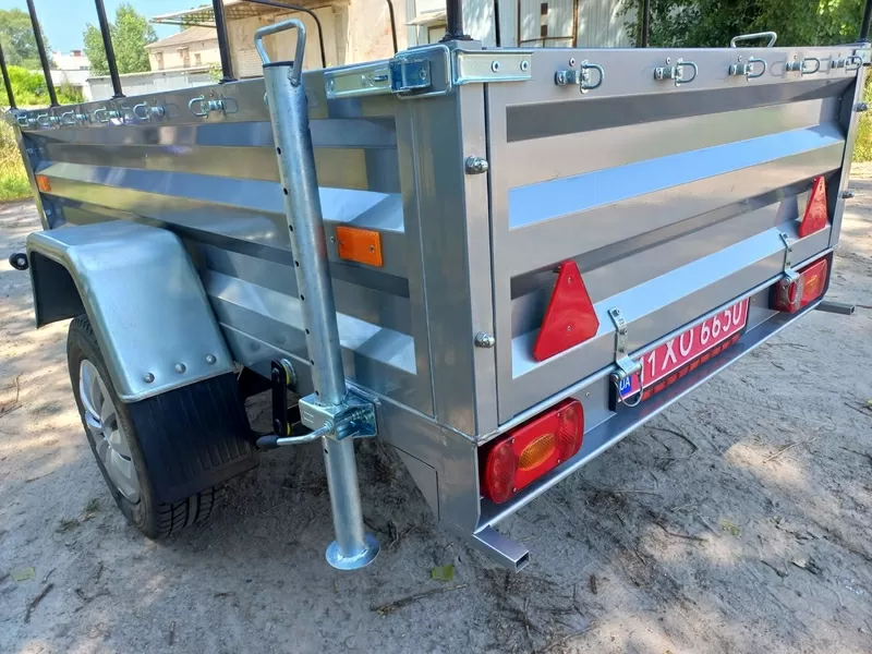 Надійний причіп новый 8